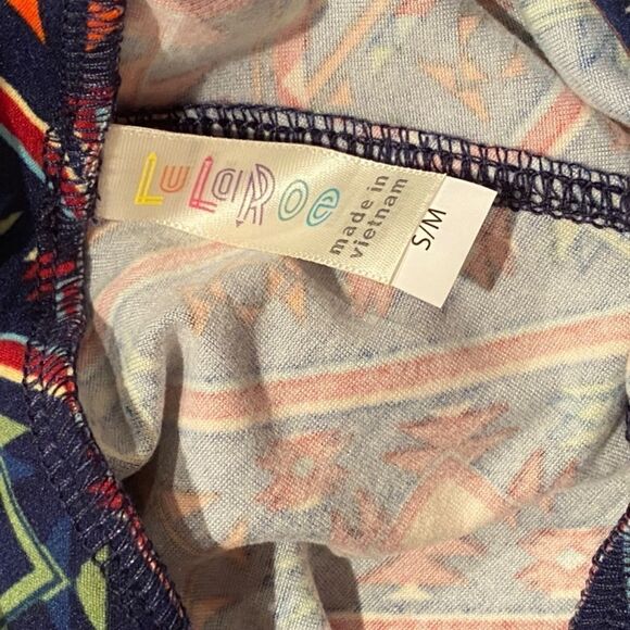 0665 LulaRoe Kids Leggings M/S Stripes and Dashes Print Black and Red NWOT - Picture 2 of 5